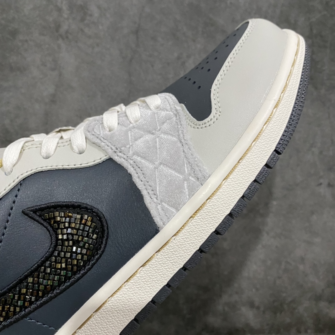 图片[6]-GC(dt)纯原 Air Jordan AJ1 Low 低帮 黑灰绸缎 DV1762-001 市面唯一纯原级别 完美零毛边处理 原厂内置全掌气垫 价格定位良心 几十个配色陆续出 平台专用代工流水线出品 一眼公司既视感 拿到手的一瞬间就与众不同 碾压市面所有版本 认准细节 全部原鞋开发 每一个配色都会采购原鞋确认细节 打破市面看图做货无好货之说 细节精确 所有配色原数据档案开发！ 尺码：40 40.5 41 42 42.5 43 44 44.5 45 46-选品中心
