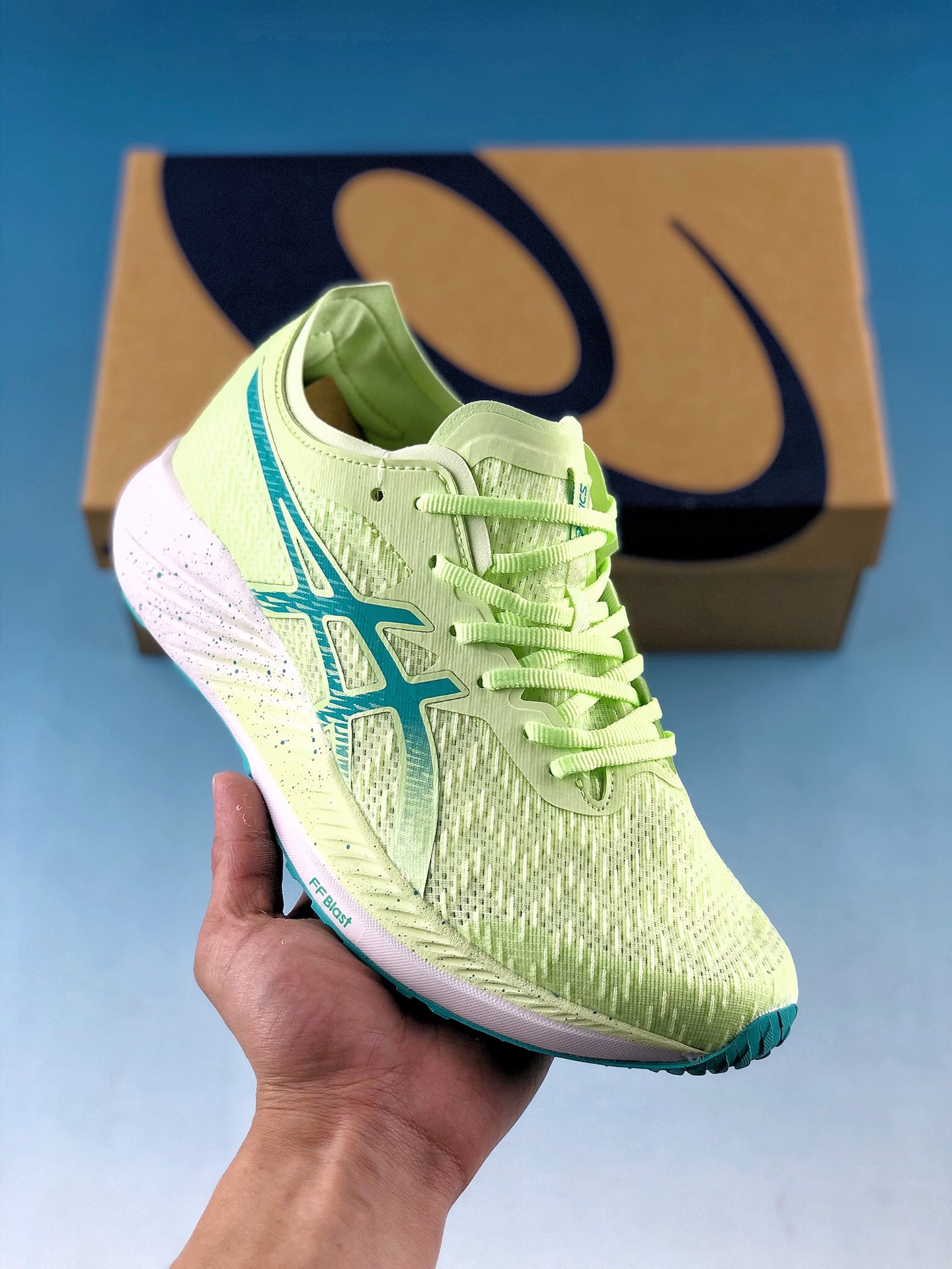  支持放店 
Asics Magic Speed 
Magic Speed系列碳板竞速跑步鞋鞋款采用亚瑟士FF BLAST CUSHIONING中底设计，为运动中带来回弾性和轻量性感受。工程网眼鞋面提供运动中所需的透气性和舒适性。内陷式碳板大底结构，带来运动时足底的舒适性和灵活性，帮助跑者获得轻盈的落地体验。
尺码：36 37 38 39 39.5 40 40.5 41.5 42 42.5 43.5 44 45