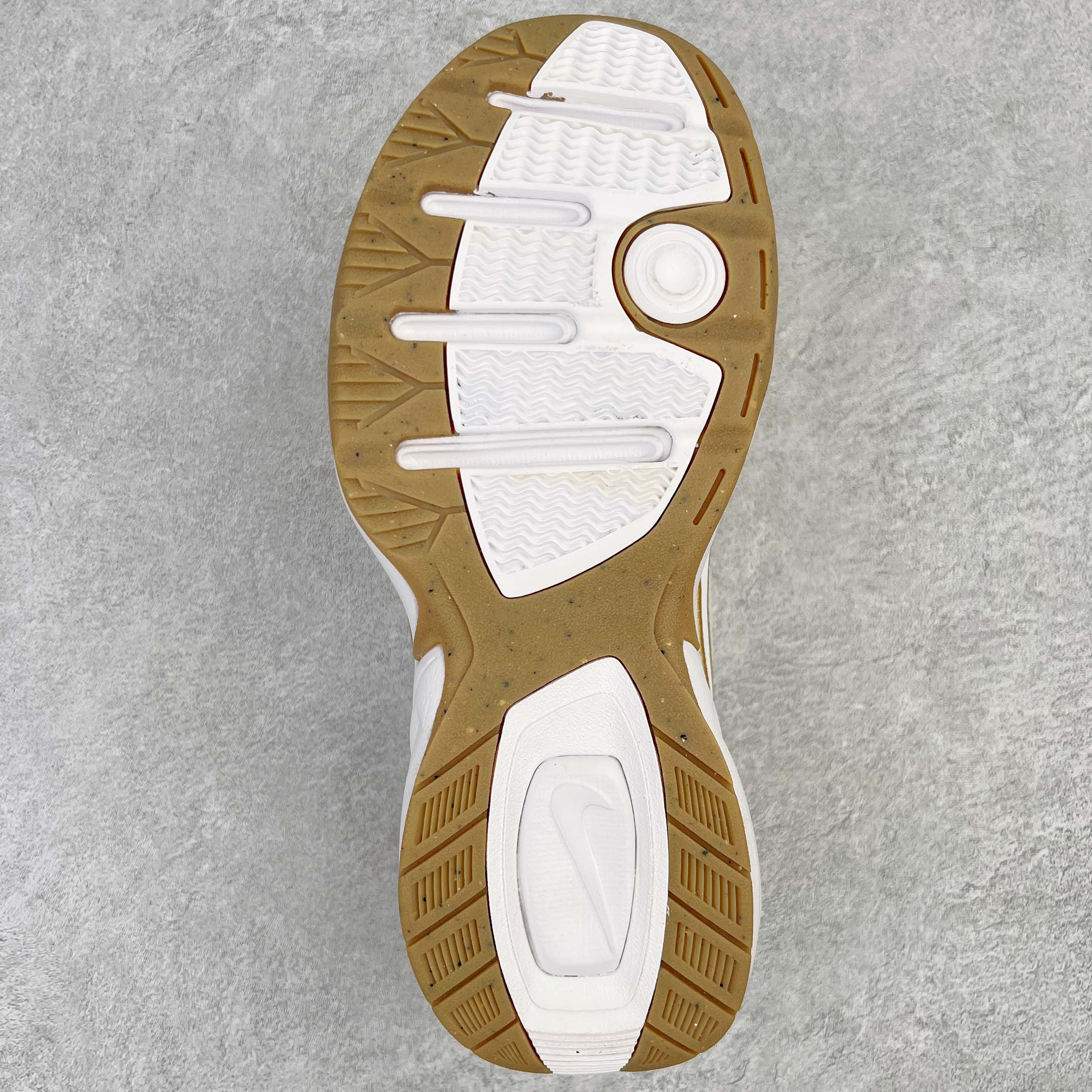 图片[9]-＃福利特价 NK Air Monarch IV M2K Tekno 复古潮流老爹鞋 优质皮革打造鞋面 夸张流线极符 风靡老爹元素 外形延续当下潮流得未来感老爹鞋 设计干净配色风格也带有浓郁的复古感受 极为独特 货号：415445 尺码：36 36.5 37.5 38 38.5 39 40 40.5 41 42 42.5 43 44 44.5 45-选品中心