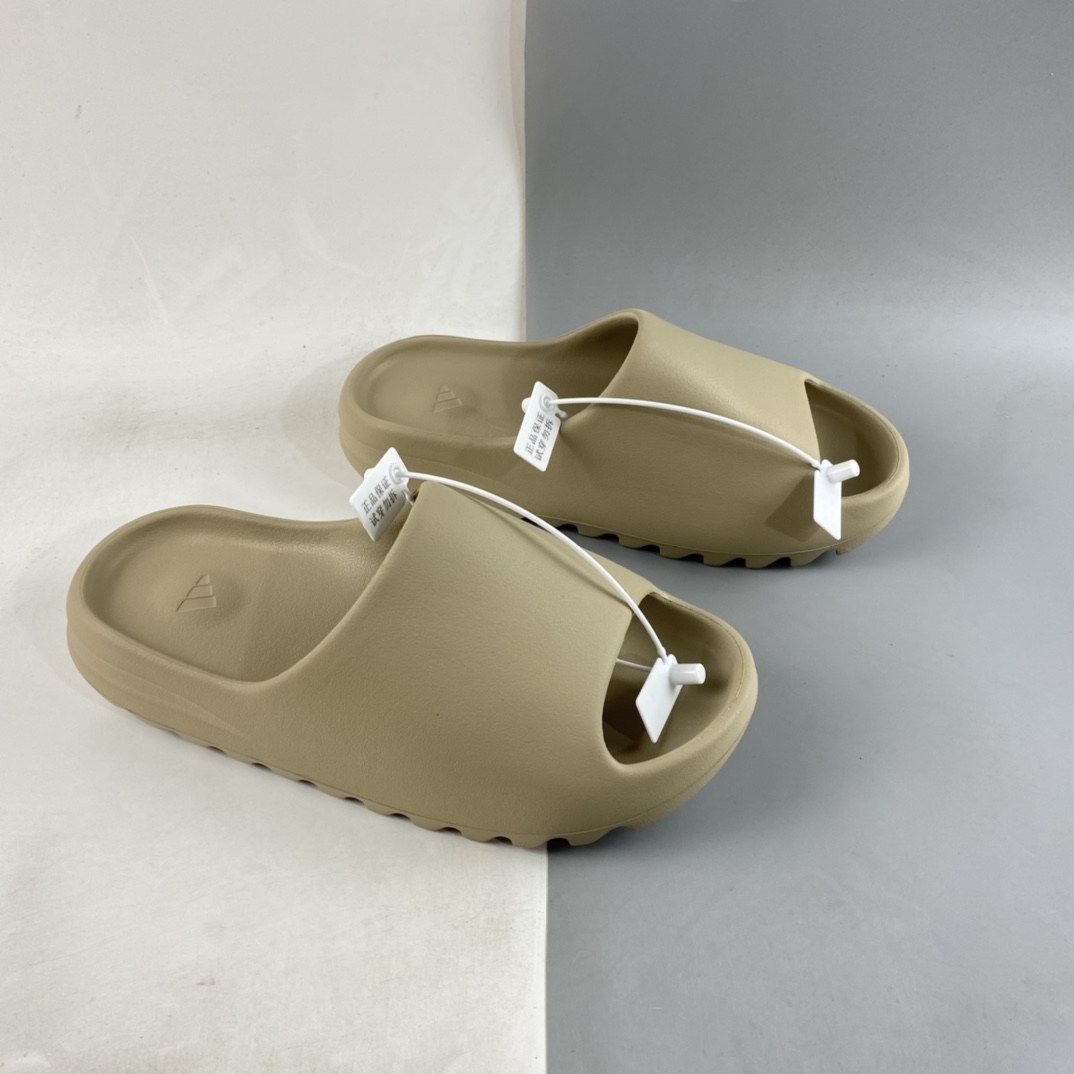 Kanye West x Yeezy Slide ”Resin” Kanye reunites with warm brown yeezy slippers GW1934