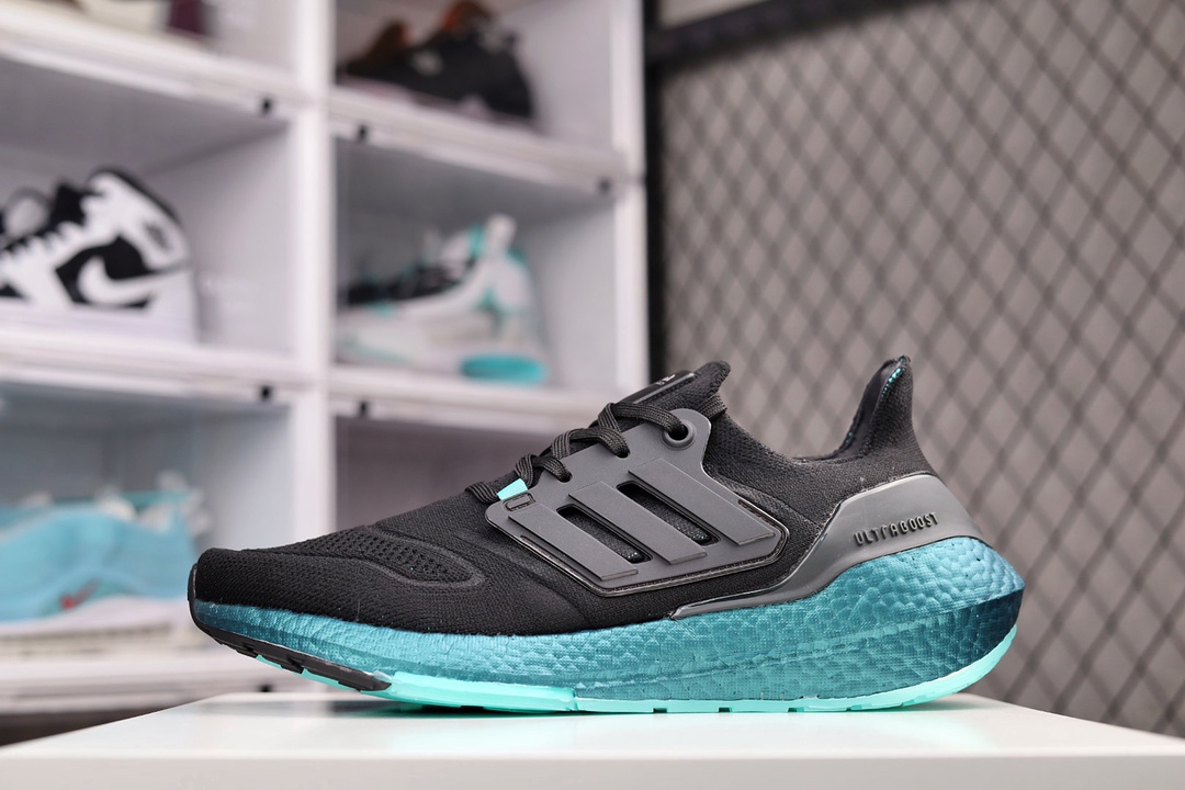 H0 阿迪达斯Adidas Ultra Boost 2021″Black/Yellow/Blue”UB2021版袜套式针织鞋面休闲运动慢跑鞋。全新Primeknit纹路编织高频处理鞋面采用更加厚实BOOST中底