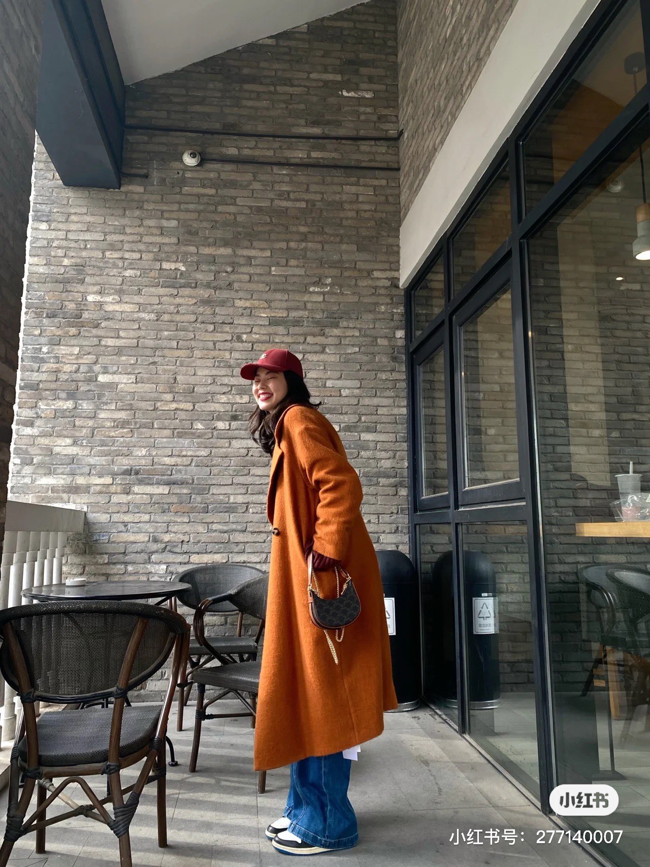 NO:207617,Celine Arc de Triomphe is cool and retro style, so it is cute but not frivolous, with a good texture. This Mini is much smaller than the original Ava. It can hold the card bag and lipstick key, Celine, celine, celine19860909Celine凯旋门老花的酷炫复古风, 所以可爱而不轻浮,质感hin不错 这只Mini比原来的Ava还是小不少 能放卡包口红钥匙,赛琳celine,celine,celine,Bag