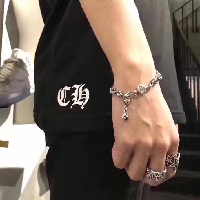 Chrome Hearts 高版本克罗心十字花球手链， 马蹄扣，细节到位，刻字清晰，尺寸17至23可选