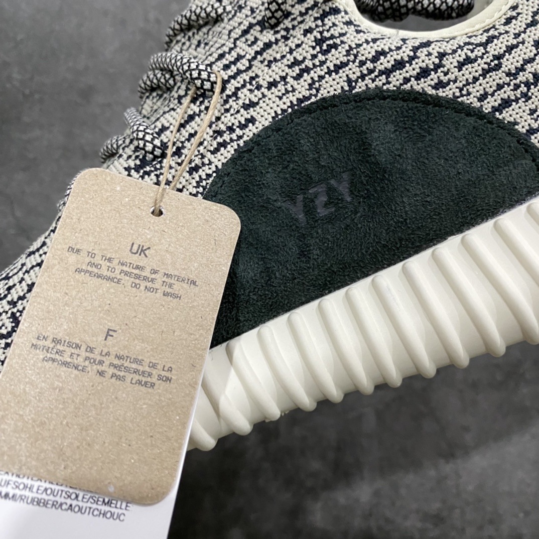 图片[8]-巴斯夫版本Yeezy350V1 Turle Dove AQ4832-2022版 情怀之作 巴斯夫版本出货‼️ 龙眼虎纹终极更新一致原版 原厂大颗粒巴斯夫底 百分百一致发售原鞋，包括提拉、鞋头弧度 中线定针全部还原公司 区别市面其他版本 懂货的朋友直接看鞋型就懂 翻水经典 直接一步到位‼ 尺码：36 36.5 37 38 38.5 39 40 40.5 41.5 42 42.5 43 44 44.5 45 46 47 48-选品中心