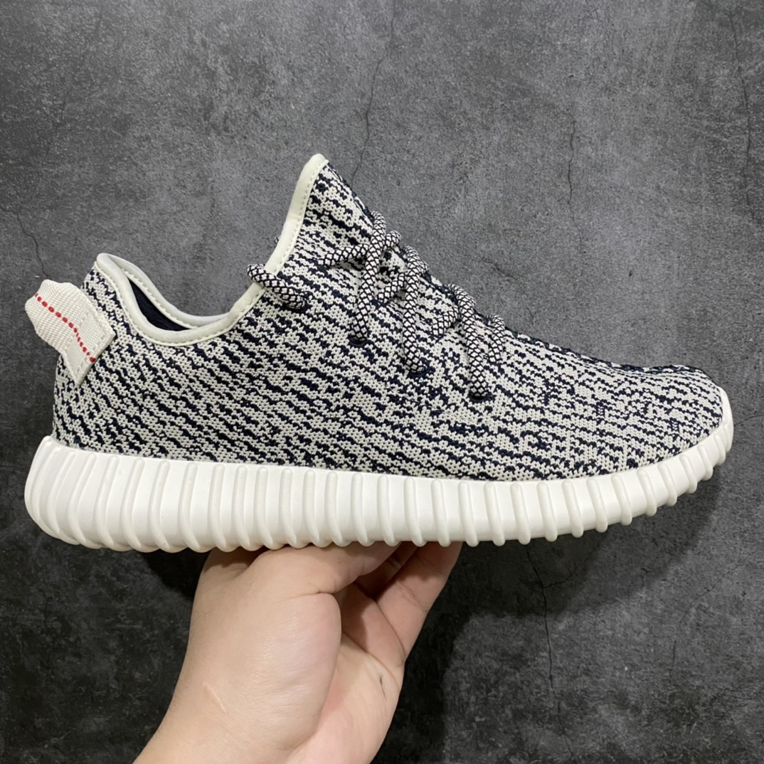 巴斯夫版本Yeezy350V1 Turle Dove AQ4832-2022版 情怀之作 巴斯夫版本出货‼️ 龙眼虎纹终极更新一致原版 原厂大颗粒巴斯夫底 百分百一致发售原鞋,包括提拉、鞋头弧度 中线定针全部还原公司 区别市面其他版本 懂货的朋友直接看鞋型就懂 翻水经典 直接一步到位‼ 尺码:36 36.5 37 38 38.5 39 40 40.5 41.5 42 42.5 43 44 44.5 45 46 47 48-选品中心