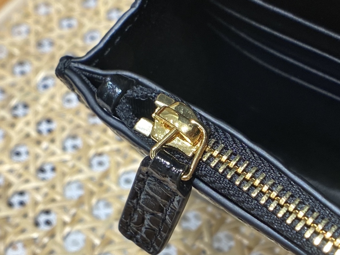 YSL KATE 19CM 流苏链条包 452159鳄鱼纹/黑色金扣