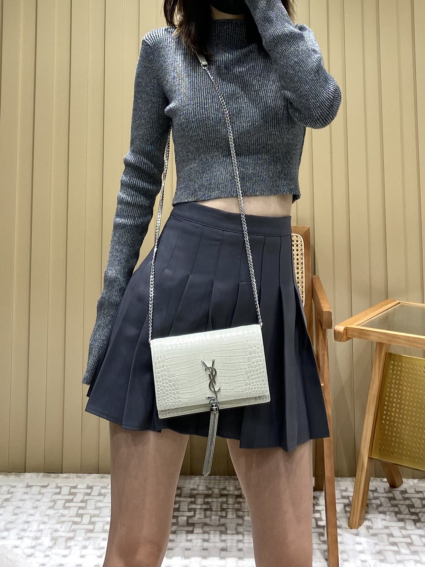 YSL KATE 19CM 流苏链条包 452159鳄鱼纹/白色银扣