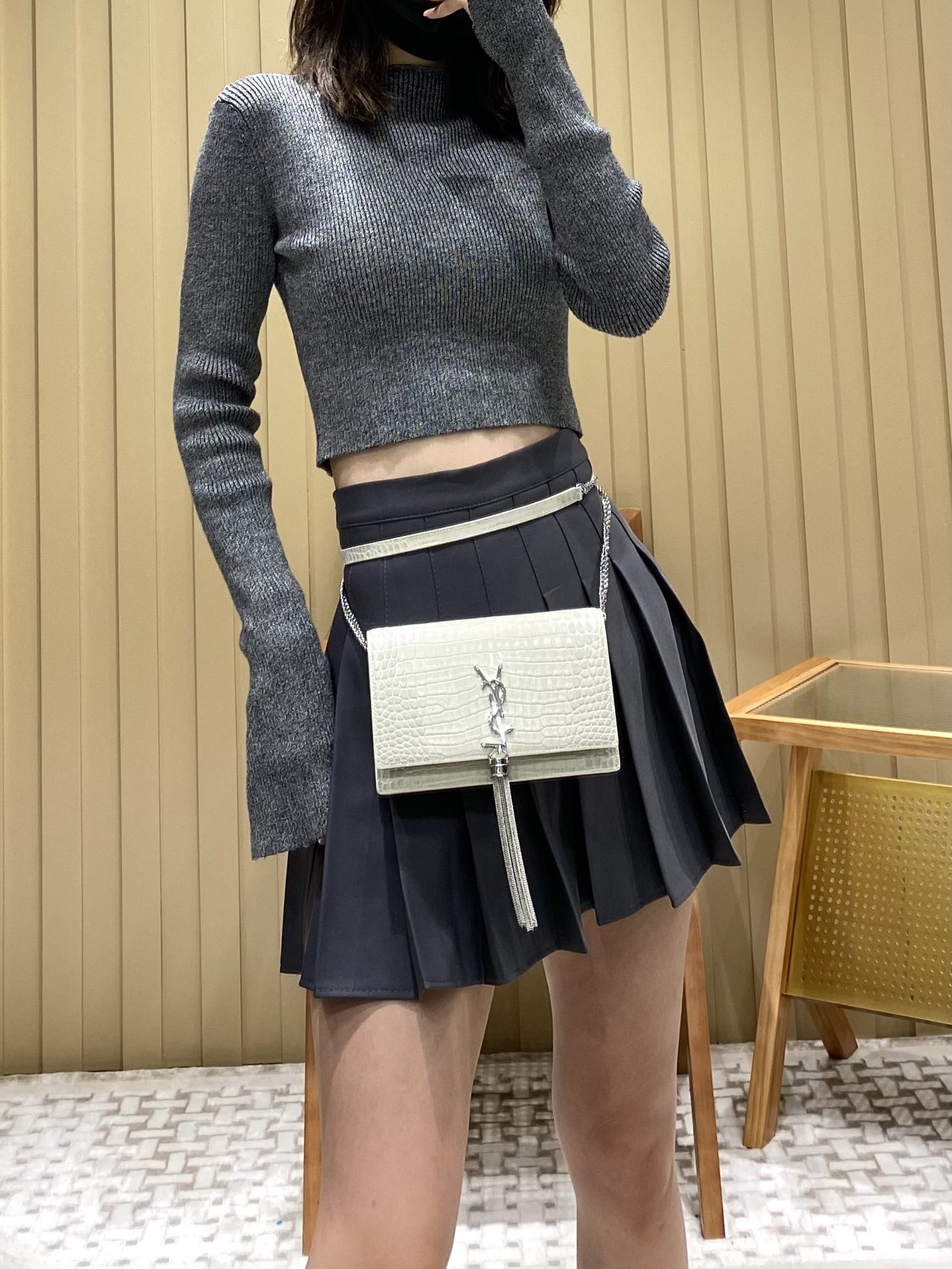 YSL KATE 19CM 流苏链条包 452159鳄鱼纹/白色银扣