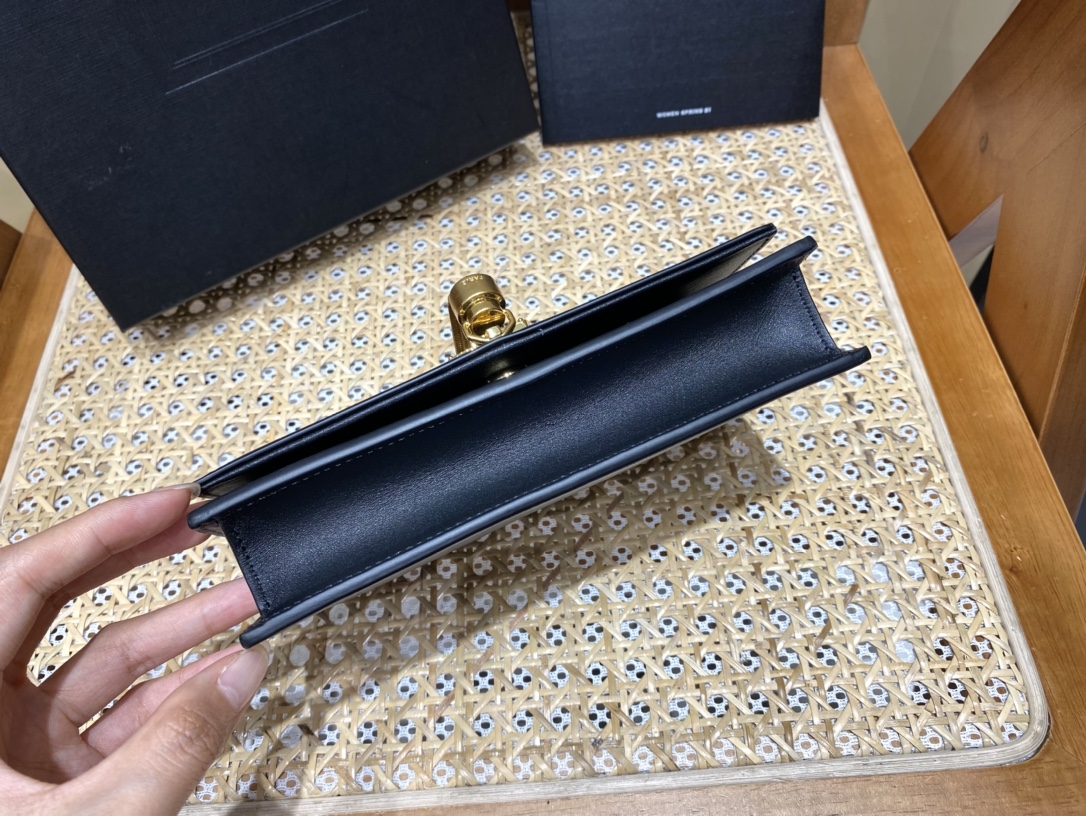 YSL KATE 19CM 流苏链条包 452159平纹/黑色金扣