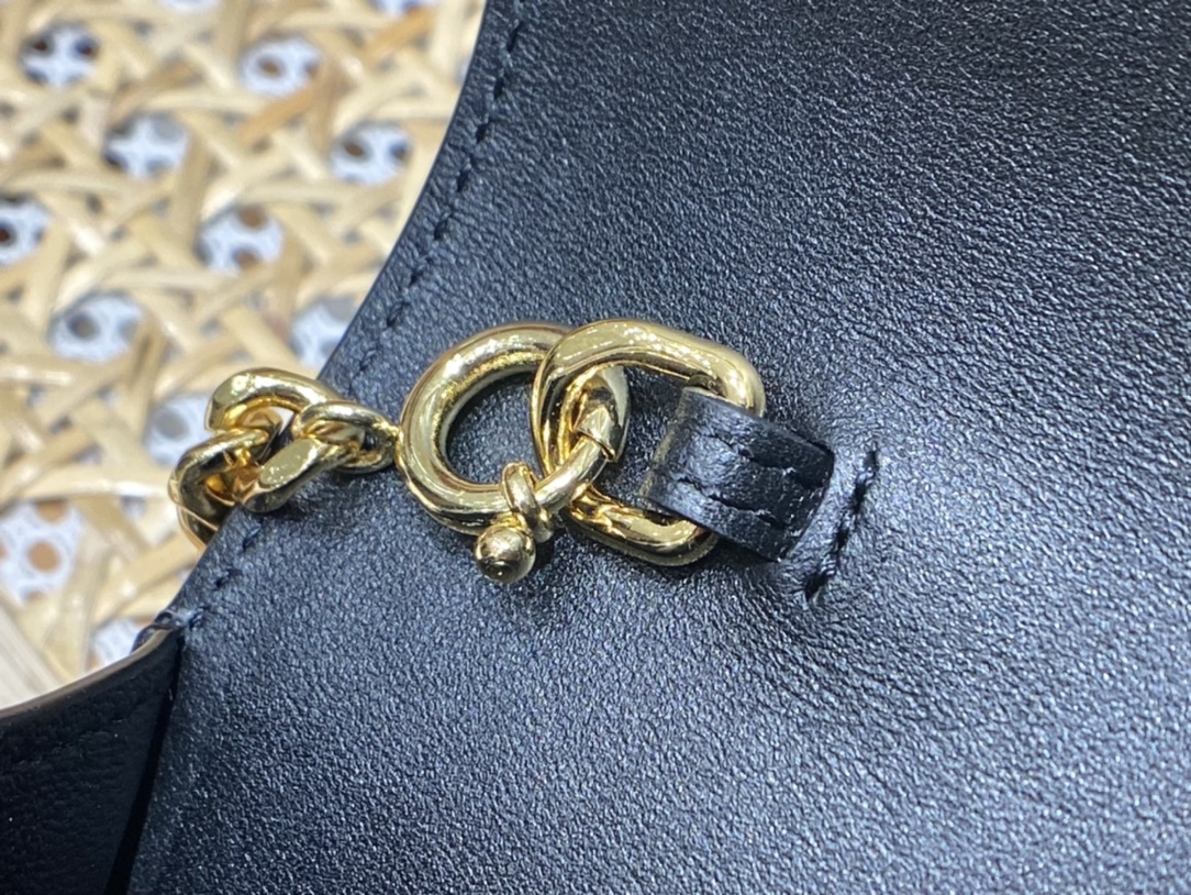 YSL KATE 19CM 流苏链条包 452159平纹/黑色金扣