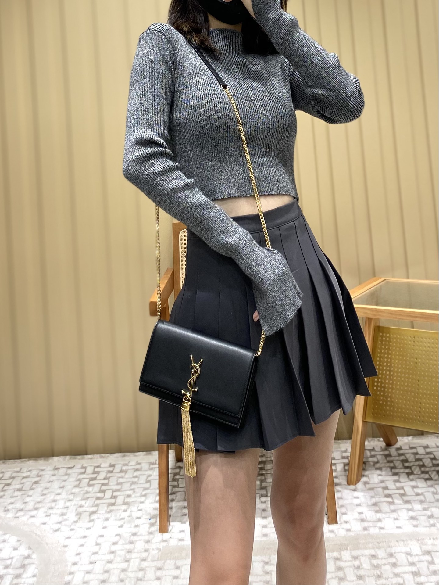 YSL KATE 19CM 流苏链条包 452159平纹/黑色金扣