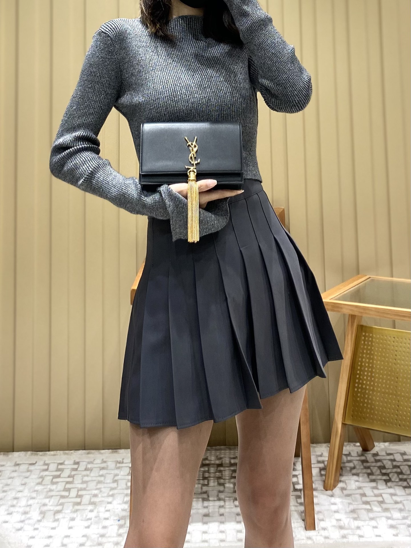 YSL KATE 19CM 流苏链条包 452159平纹/黑色金扣