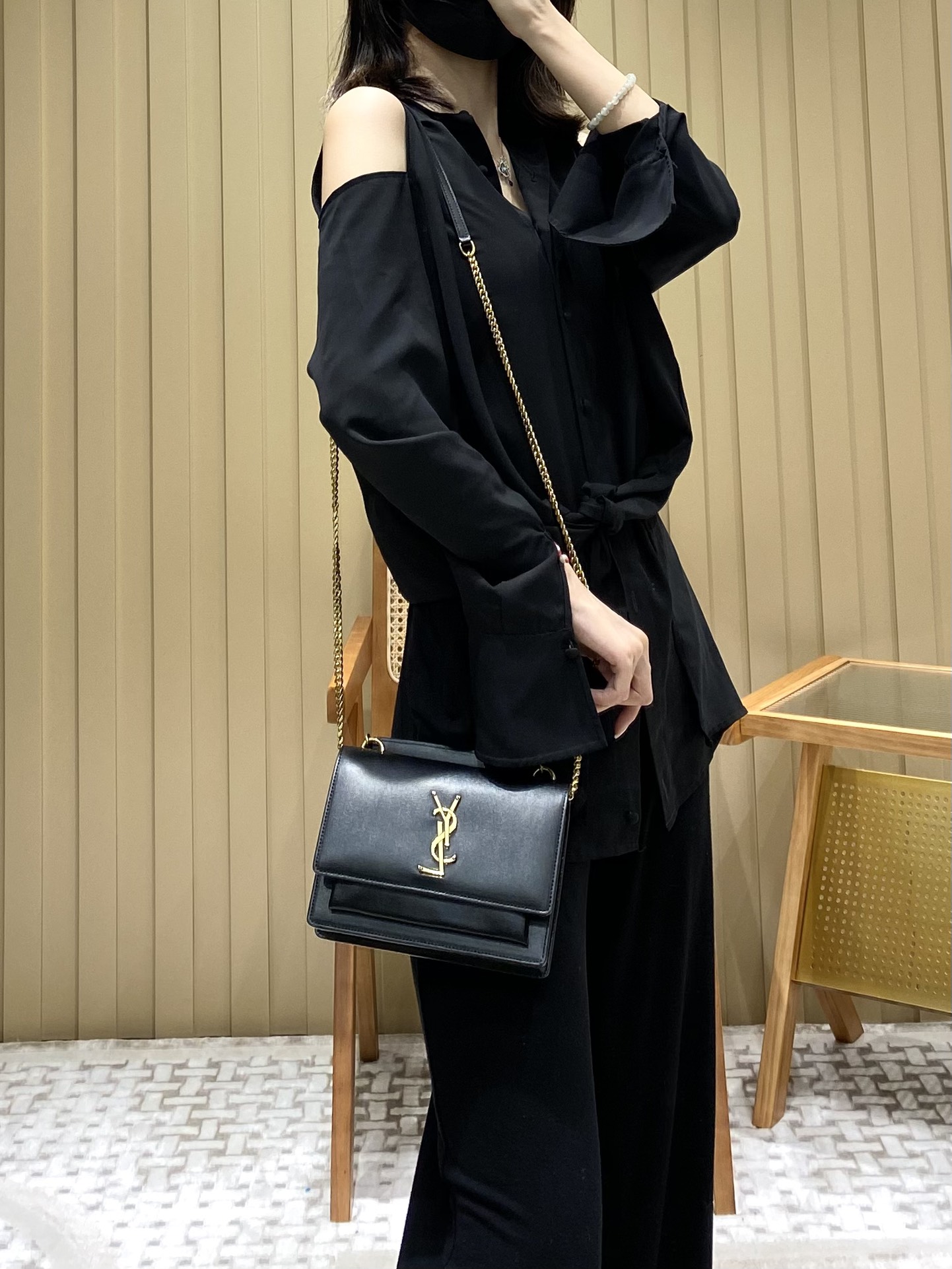 YSL ๐บ๐๐๐๐๐ ๐พ๐๐ 19CM ็็ญพ็บนๆฅ่ฝๅ
533026้ป่ฒ/้ๆฃ