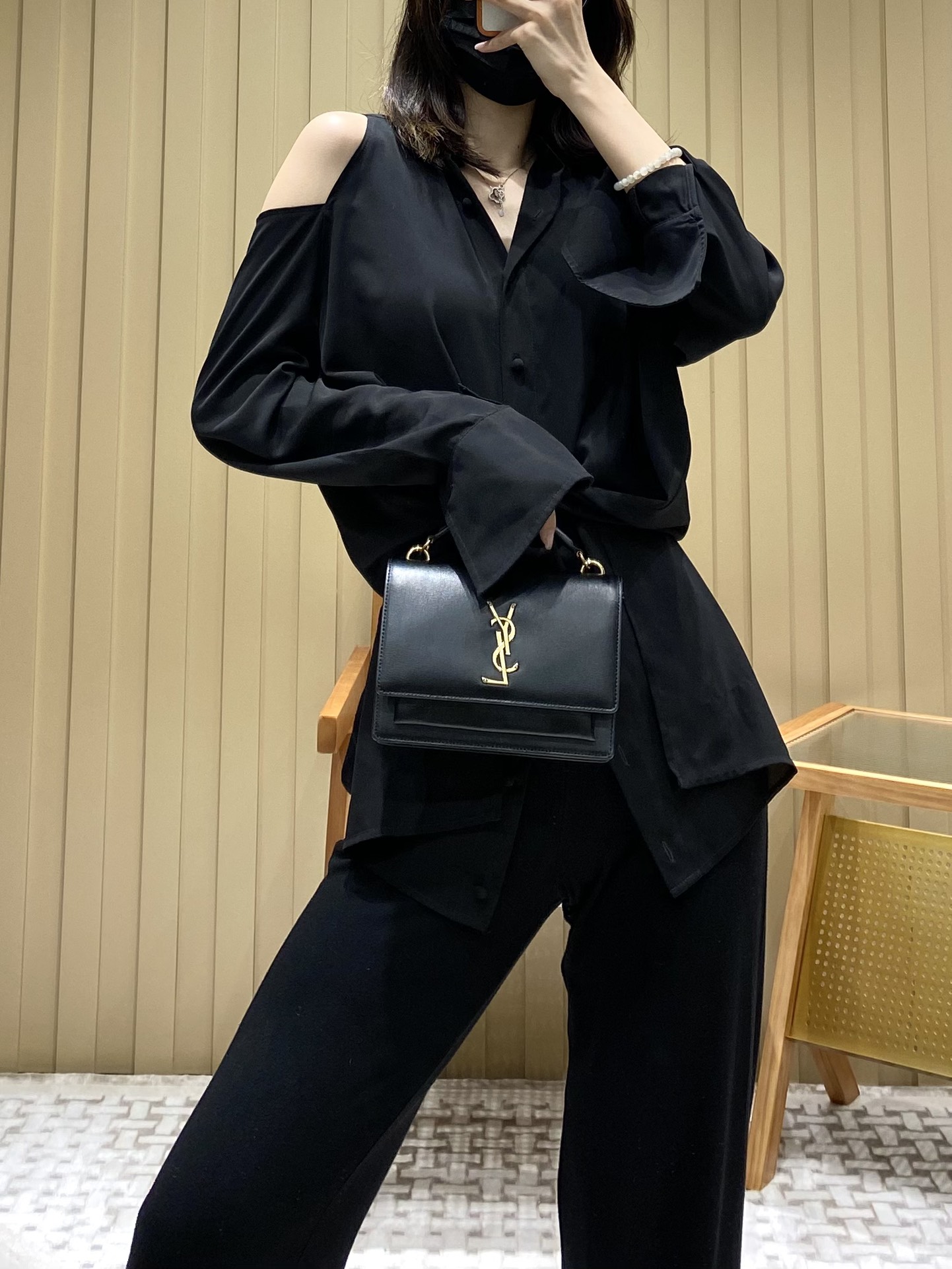 YSL ๐บ๐๐๐๐๐ ๐พ๐๐ 19CM ็็ญพ็บนๆฅ่ฝๅ
533026้ป่ฒ/้ๆฃ
