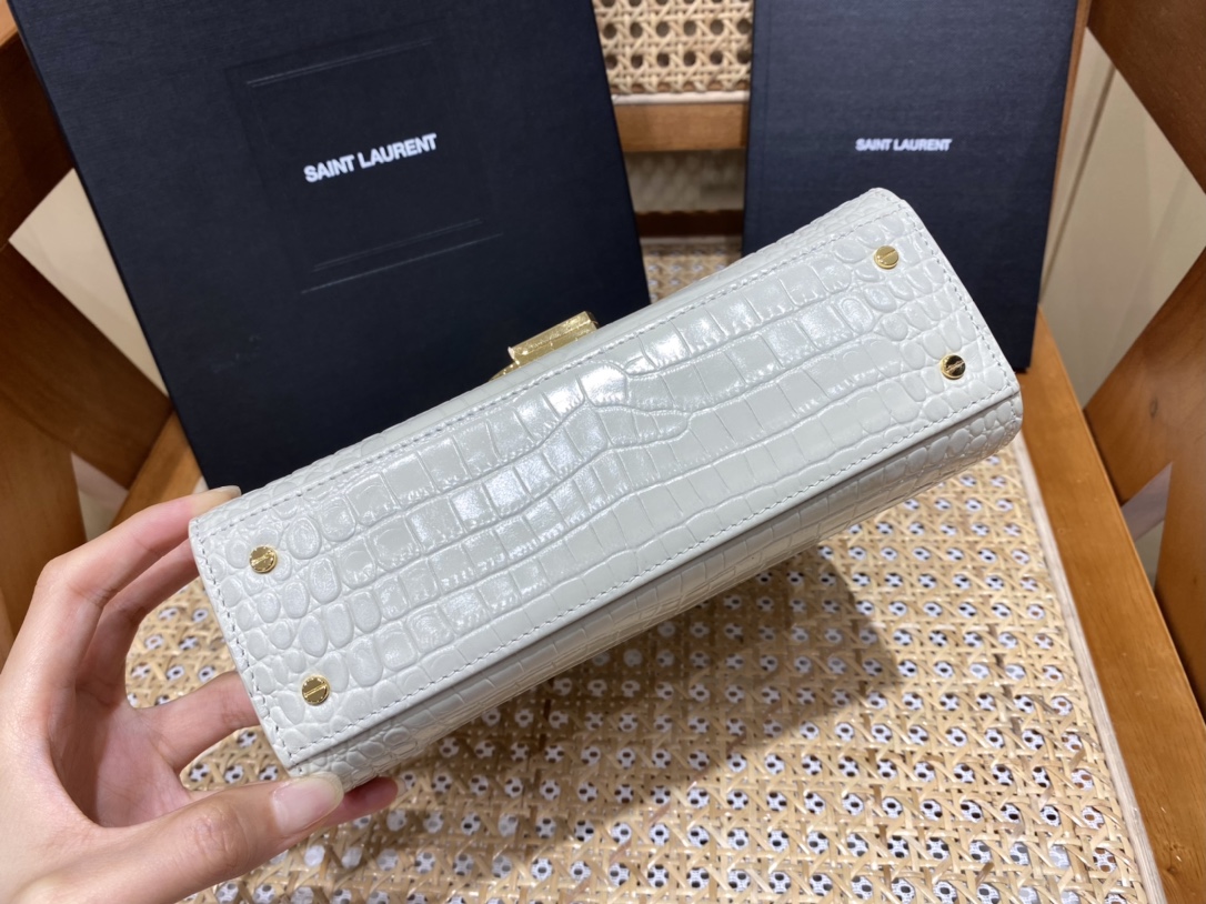YSL 𝐂𝐚𝐬𝐬𝐚𝐧𝐝𝐫𝐚 Mini 20CM 鳄鱼纹手拎包 602716白色/金扣