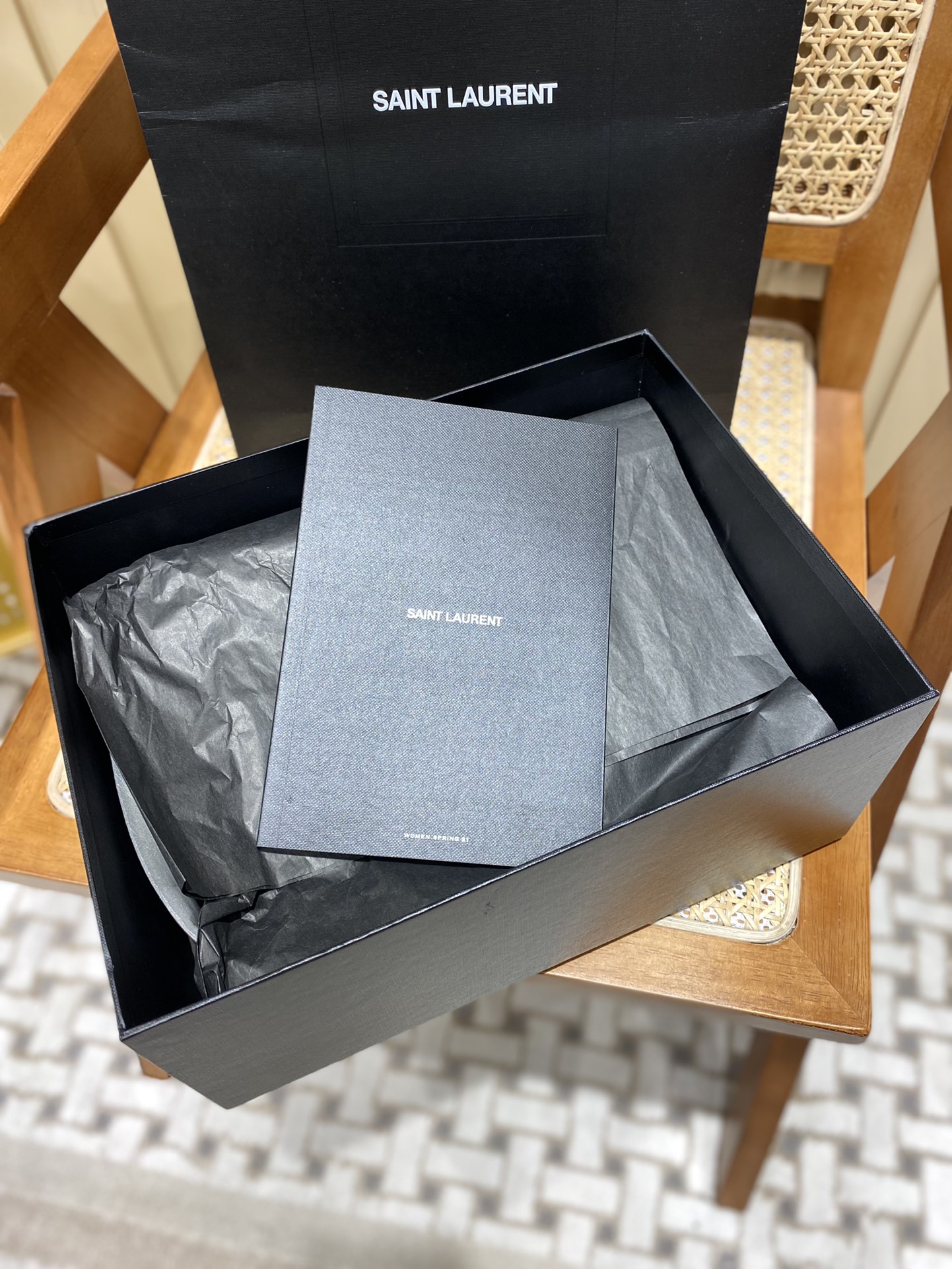 YSL 𝐂𝐚𝐬𝐬𝐚𝐧𝐝𝐫𝐚 Mini 20CM 鳄鱼纹手拎包 602716白色/金扣