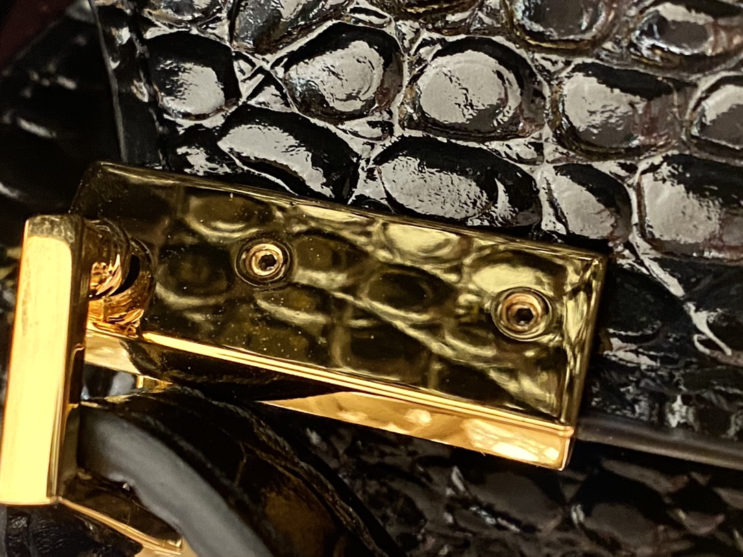 YSL 𝐂𝐚𝐬𝐬𝐚𝐧𝐝𝐫𝐚 Mini 20CM 鳄鱼纹手拎包 602716黑色/金扣