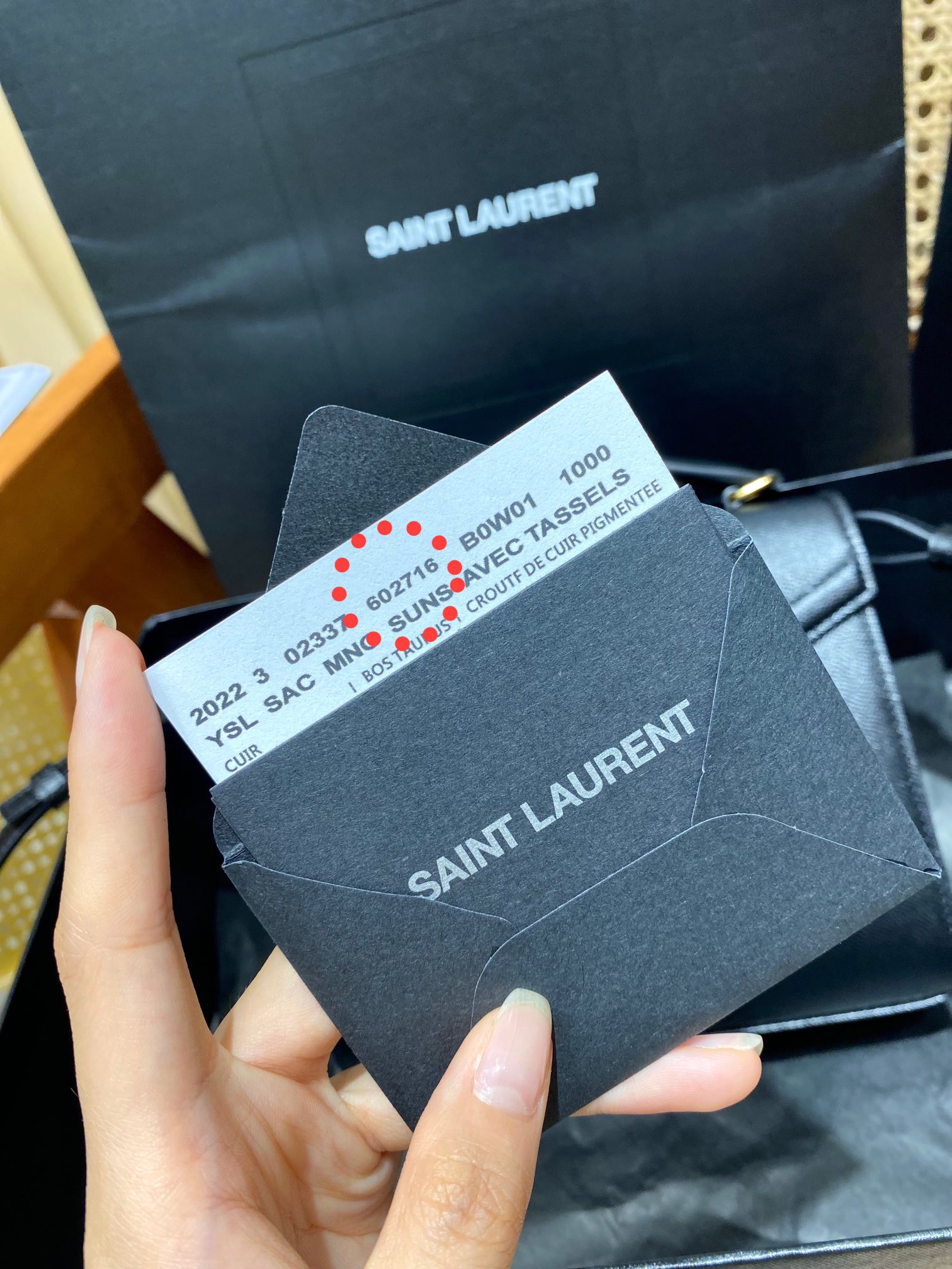 YSL 𝐂𝐚𝐬𝐬𝐚𝐧𝐝𝐫𝐚 Mini 20CM 鱼子酱纹手拎包 602716黑色/金扣