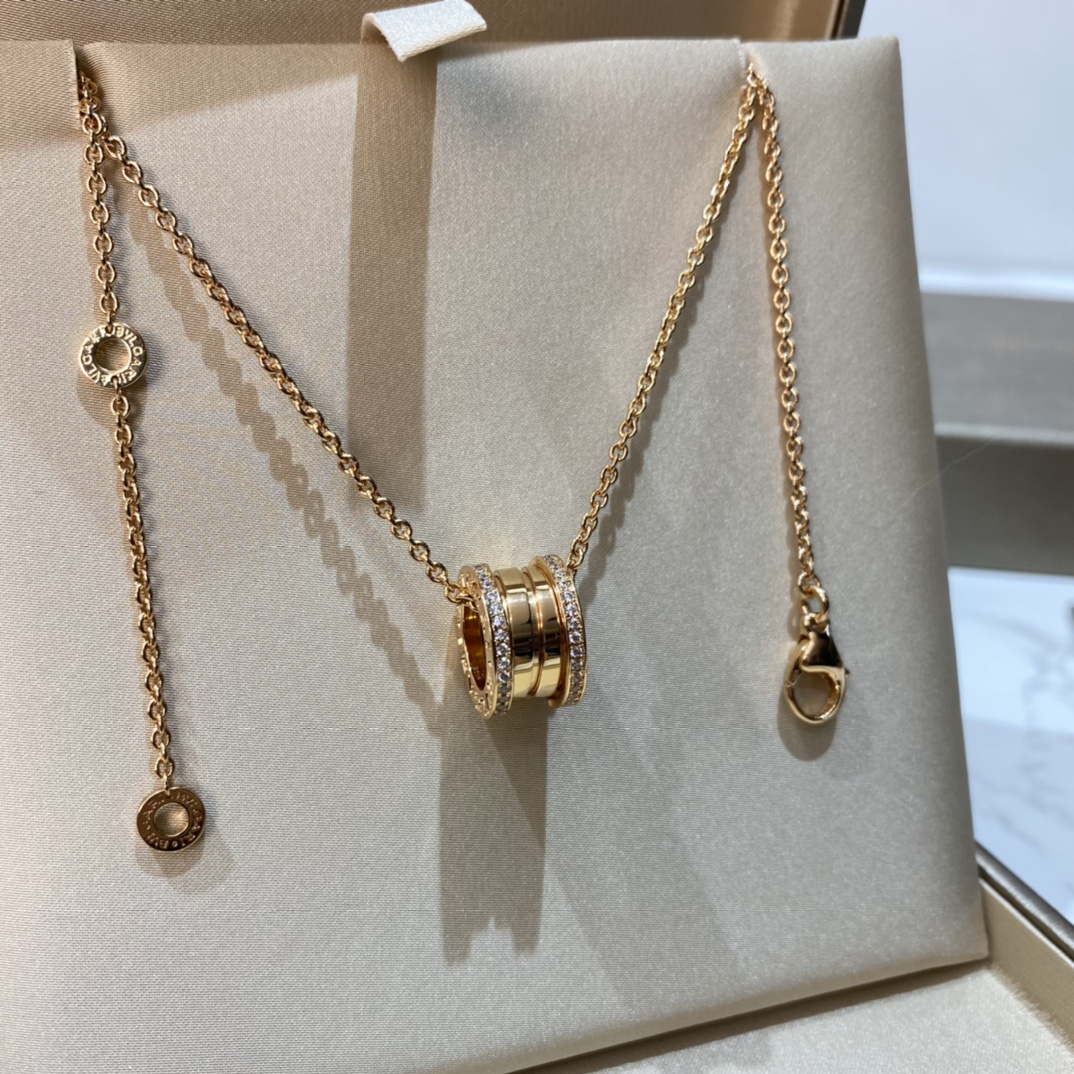 Bvlgari necklace