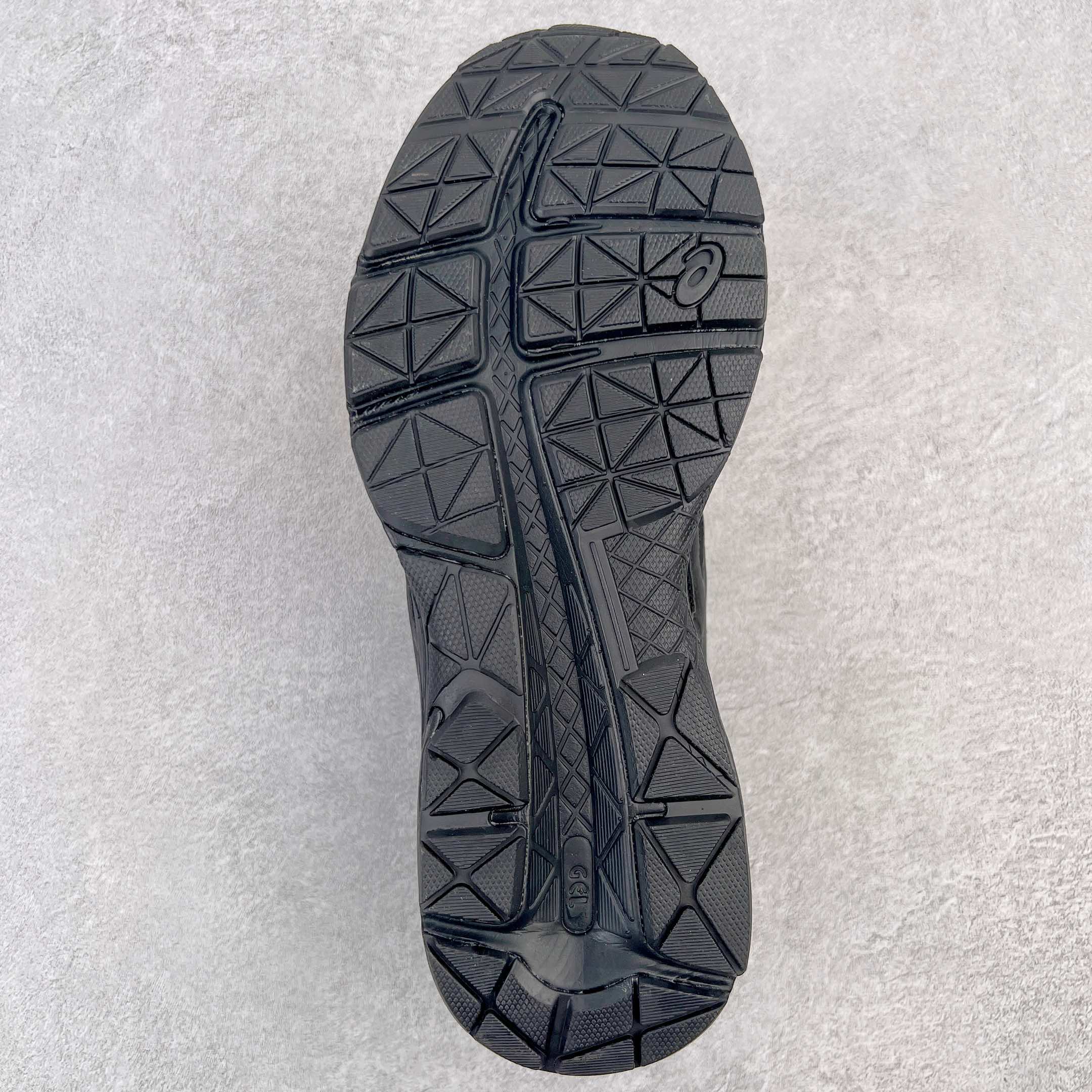 图片[8]-Asics Gel-Contend 亚瑟士抗衡4代低帮城市休闲运动跑步鞋 专业的运动科技 出色的缓冲性能 带来舒适的跑步体验 鞋面采用三明治网布 透气性非常出色 鞋舌带有偏向外侧设计 固定鞋舌防止外倾 内里海绵加透气的BK网布 加强脚部的包覆感 Rearfoot Gel后置凝胶能提供出色的缓冲性能 中底采用补强结构 能有效防止运动中的长时间扭动造成足弓变形 缓解足部疲劳 防滑耐磨橡胶大底 具有较强抓地性 适合慢跑和中等强度训练穿着 后跟内置GEL胶提供更加充分的冲击防护 鞋身外侧反光设计元素 在夜间增强保护性能 尺码：35 36 36.5 37 38 38.5 39 40 40.5 41 42 42.5 43 44 45-选品中心