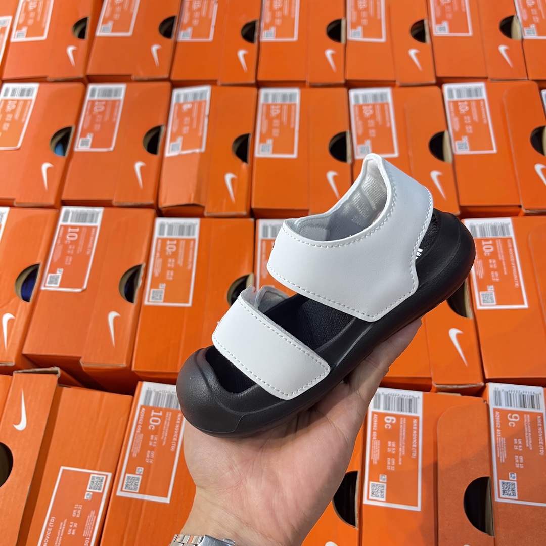 图片[4]-专G版ＮＢ护脚沙滩凉鞋‼️ 前面两个魔术贴粘贴的，都可以打开的还加松紧带！NB家的凉鞋做出来除了百搭就是舒服！🔥🔥 拥有一些特别的凉鞋真的是太重要了🌝🙈上脚非常舒服，NB家的运动款凉鞋想要的宝宝必入呀❤-选品中心