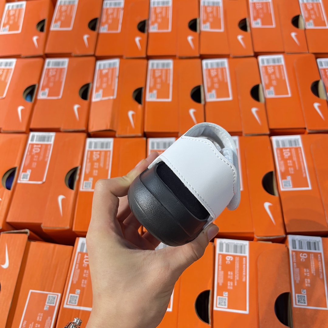 图片[5]-专G版ＮＢ护脚沙滩凉鞋‼️ 前面两个魔术贴粘贴的，都可以打开的还加松紧带！NB家的凉鞋做出来除了百搭就是舒服！🔥🔥 拥有一些特别的凉鞋真的是太重要了🌝🙈上脚非常舒服，NB家的运动款凉鞋想要的宝宝必入呀❤-选品中心