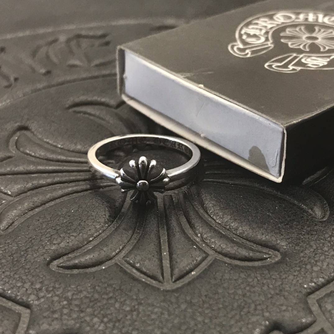 Chrome Hearts 高版本克罗心十字花小戒指，细节到位刻字清晰，男女均可佩戴，美码5至9可选