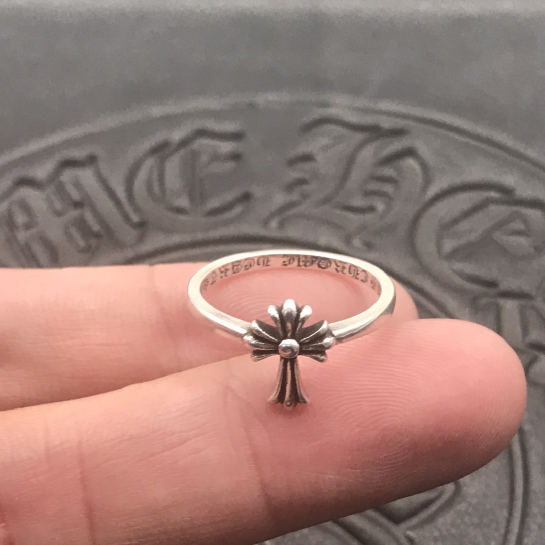 Chrome Hearts 高版本克罗心长十字花小戒指，细节到位刻字清晰，男女均可佩戴，美码5至9可选