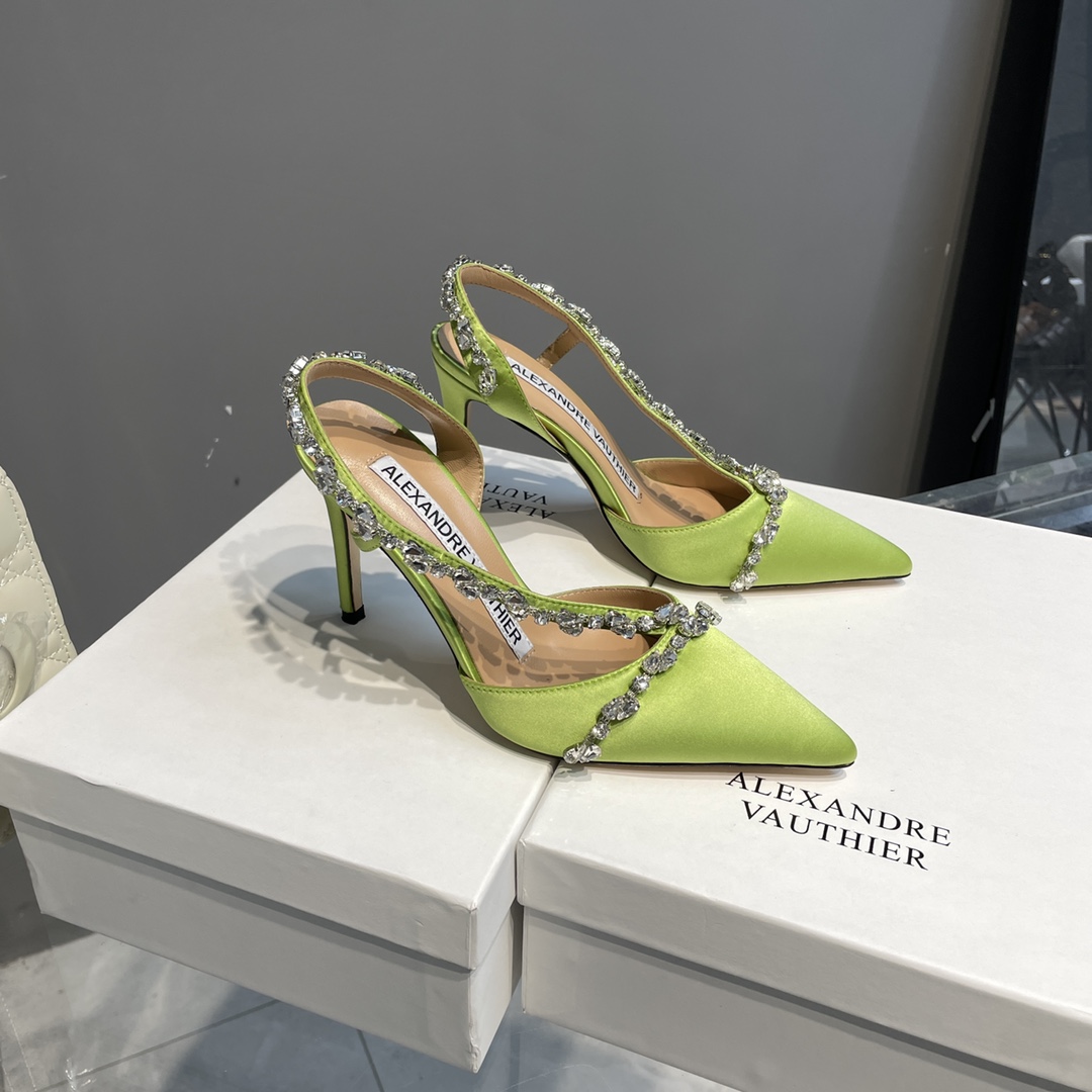 2021 Crystal Sole Water-Drive Shoes: Elegant Lady’s Goddess with Diamond Chain. - 图片 2