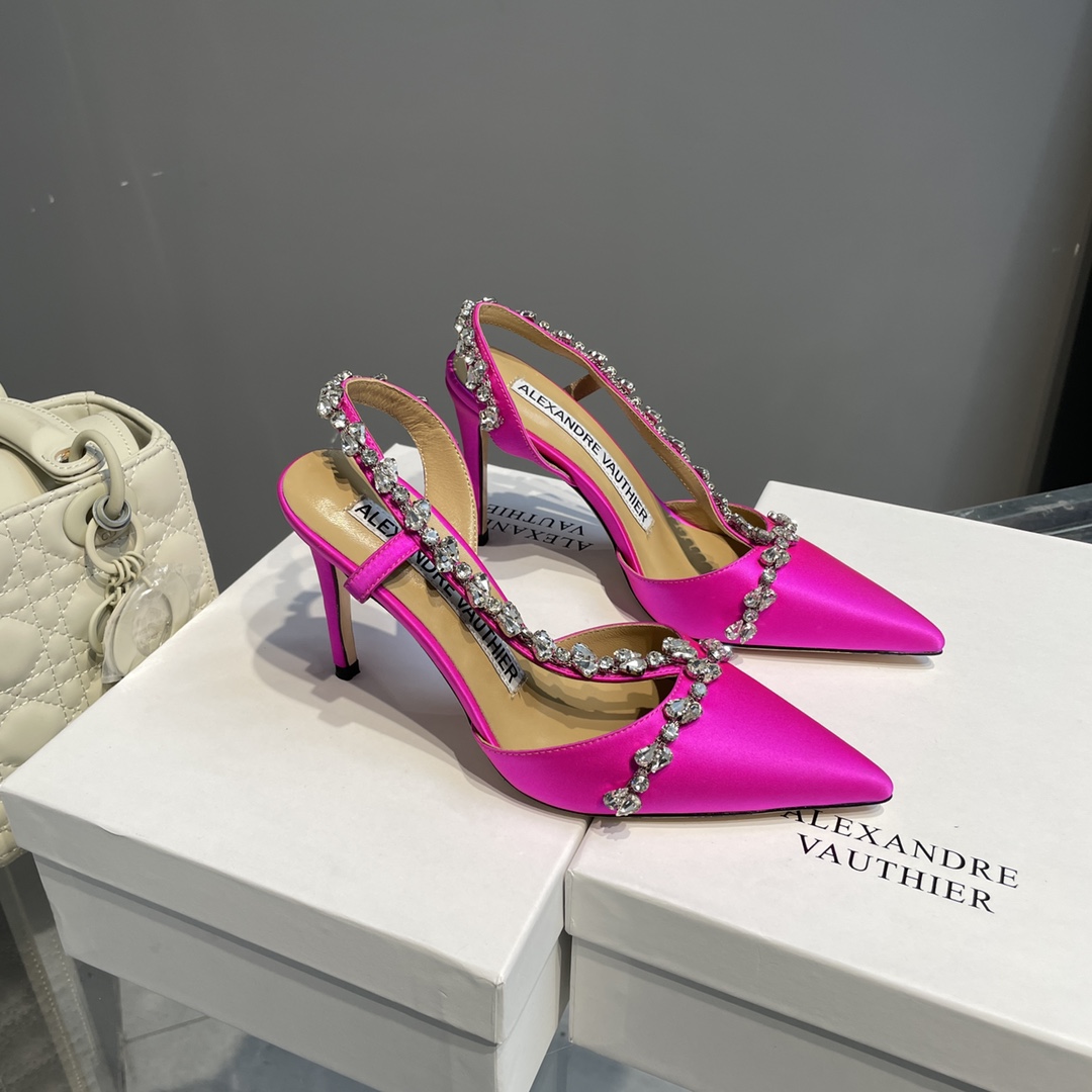 2021 Crystal Sole Water-Drive Shoes: Elegant Lady’s Must-Have with Diamond Chain. - 图片 3