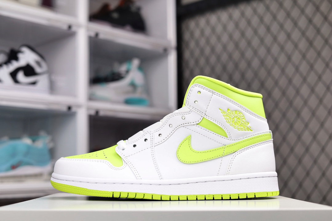 H5 纯原过验版 Air Jordan 1 Mid 白绿市售最强中帮 天花板品质市面唯一正确版本 全鞋正品原材料 公司原鞋购回重新打版开模 拒绝公底 购置公司同步原材料 都有细节还原95%全网最高版本 原汁原味 忠于原版