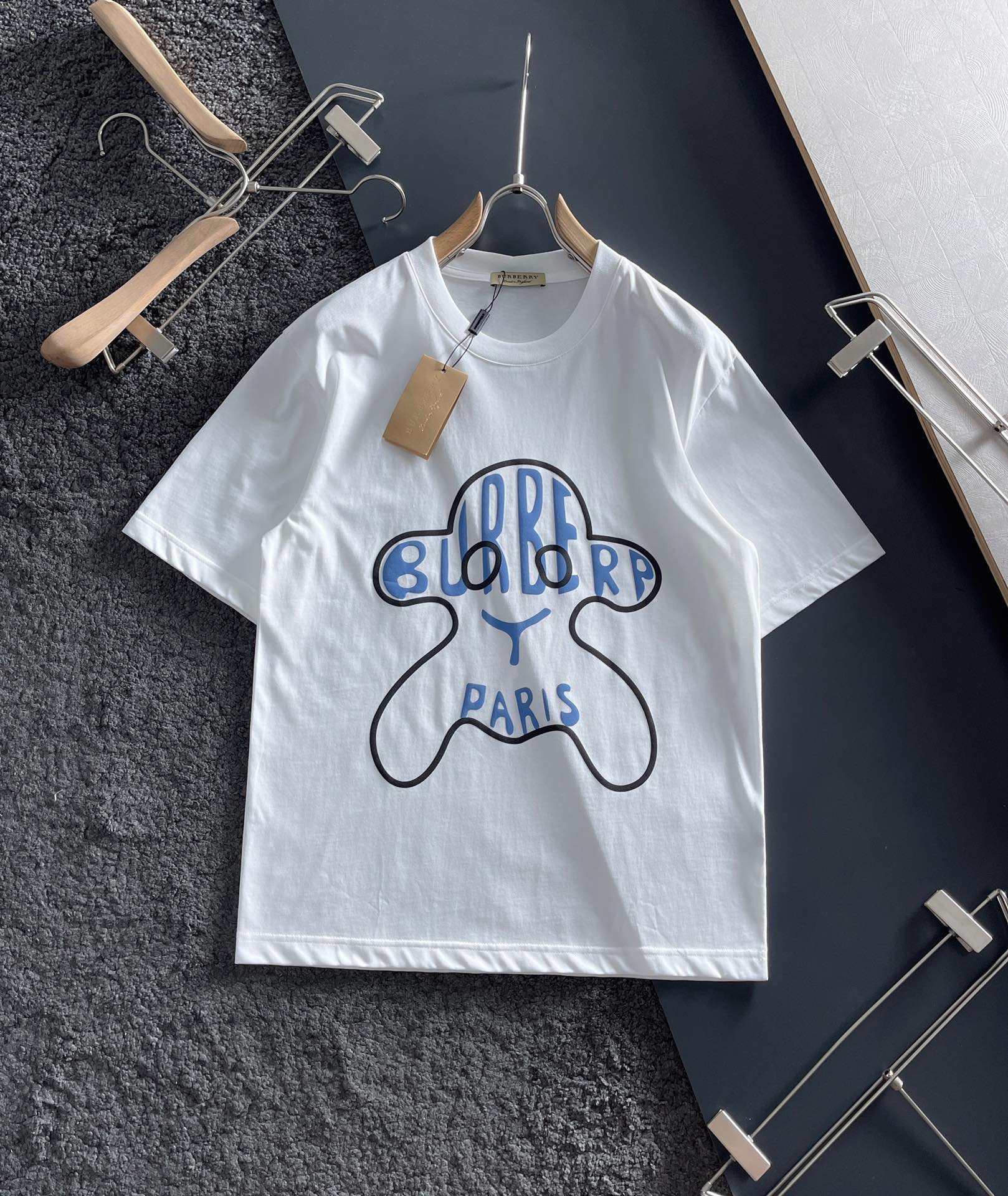 Camiseta de manga corta con estampado de la última colección de Burberry, de alta calidad y original de tiend…