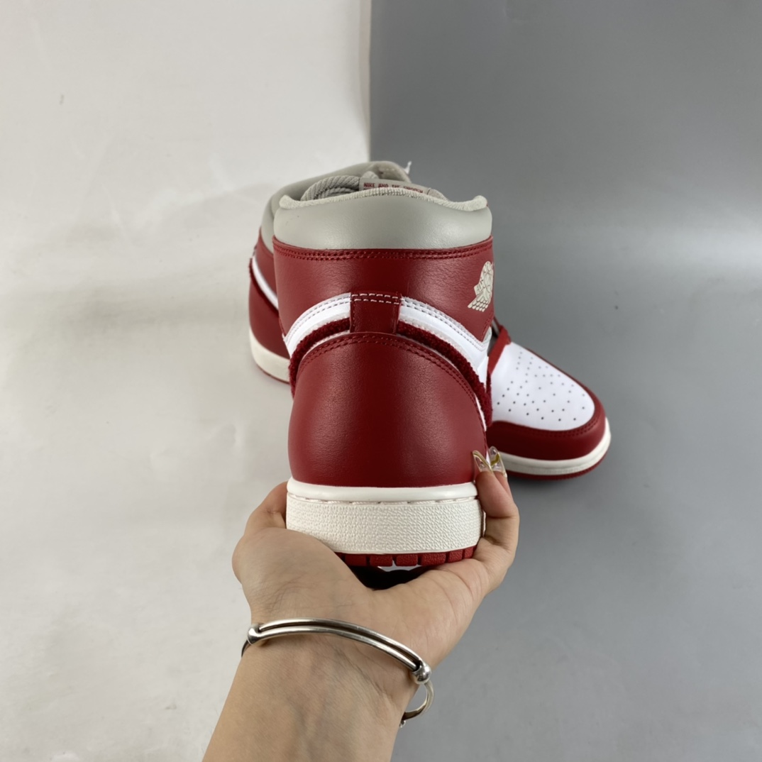 P420  Air Jordan 1 High OG WMNS “Chenille”乔丹1代高帮篮球鞋/白红 灯芯绒 DJ4891-061