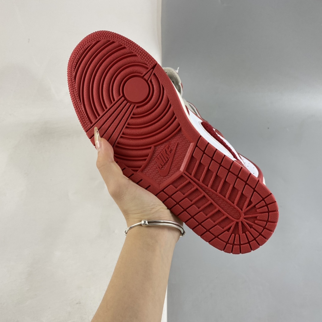 P420  Air Jordan 1 High OG WMNS “Chenille”乔丹1代高帮篮球鞋/白红 灯芯绒 DJ4891-061