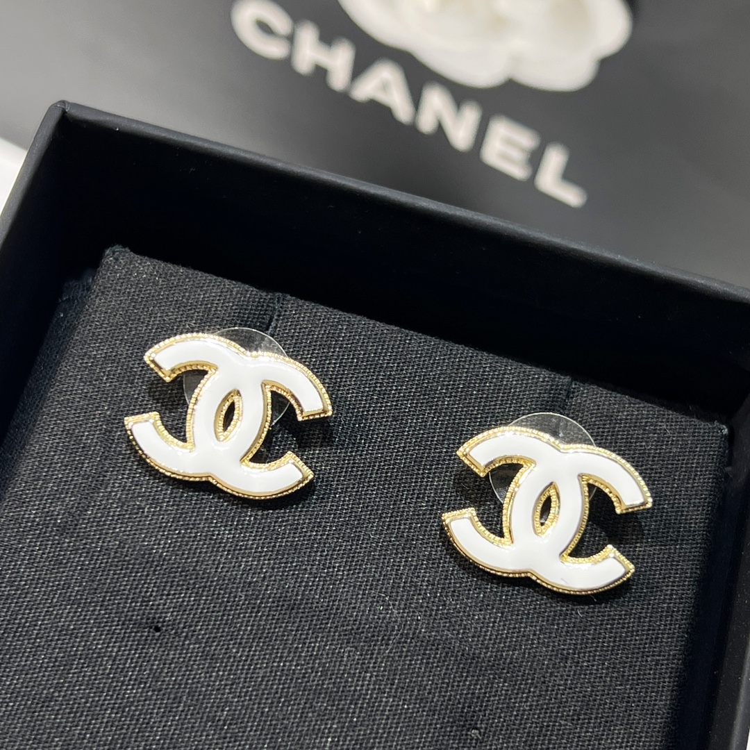 新款☑️CHANEL香奈儿双c 珐琅滴油黑白耳钉耳环