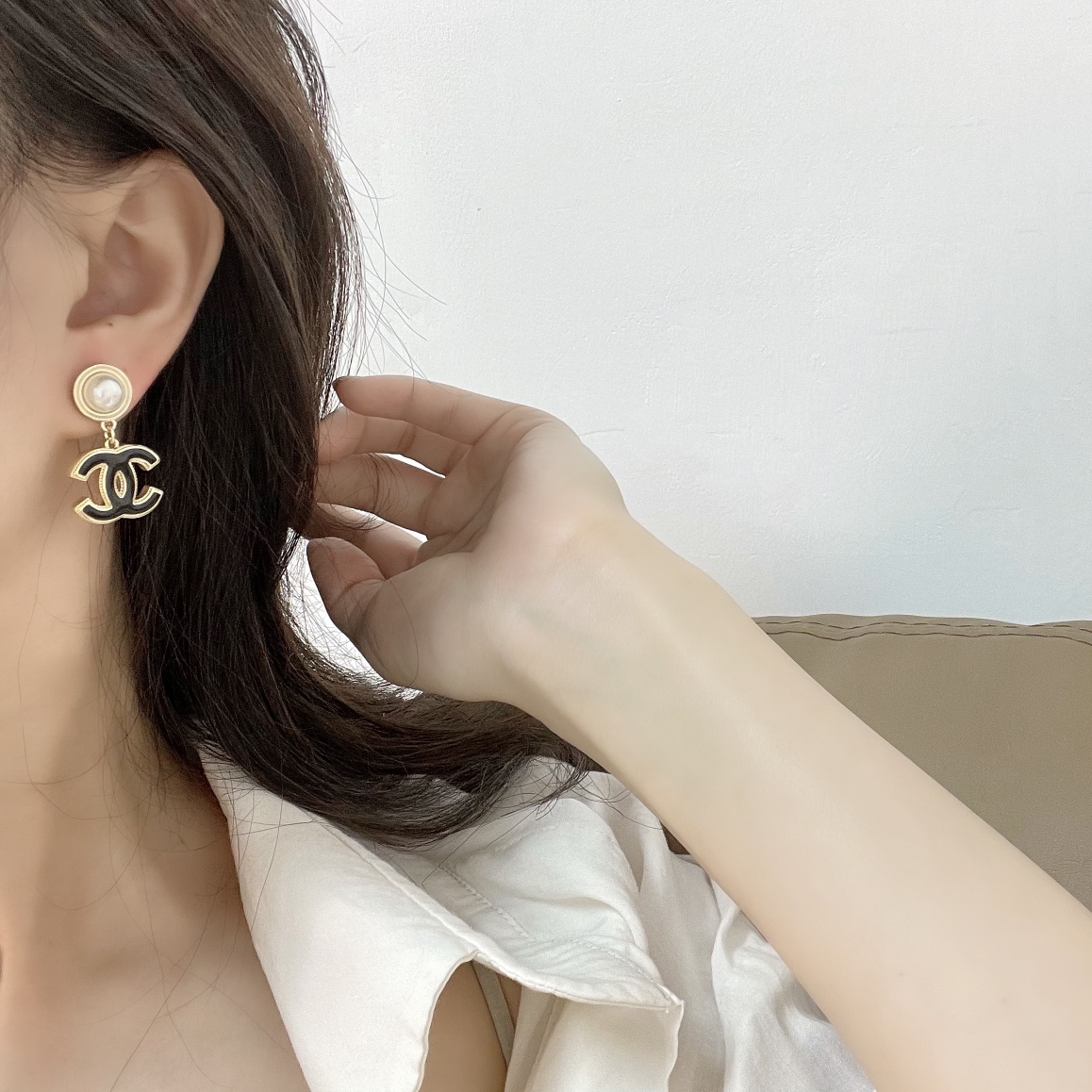 新款☑️CHANEL香奈儿双c 珍珠珐琅滴油耳钉耳环