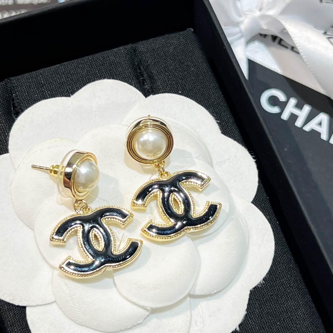 新款☑️CHANEL香奈儿双c 珍珠珐琅滴油耳钉耳环