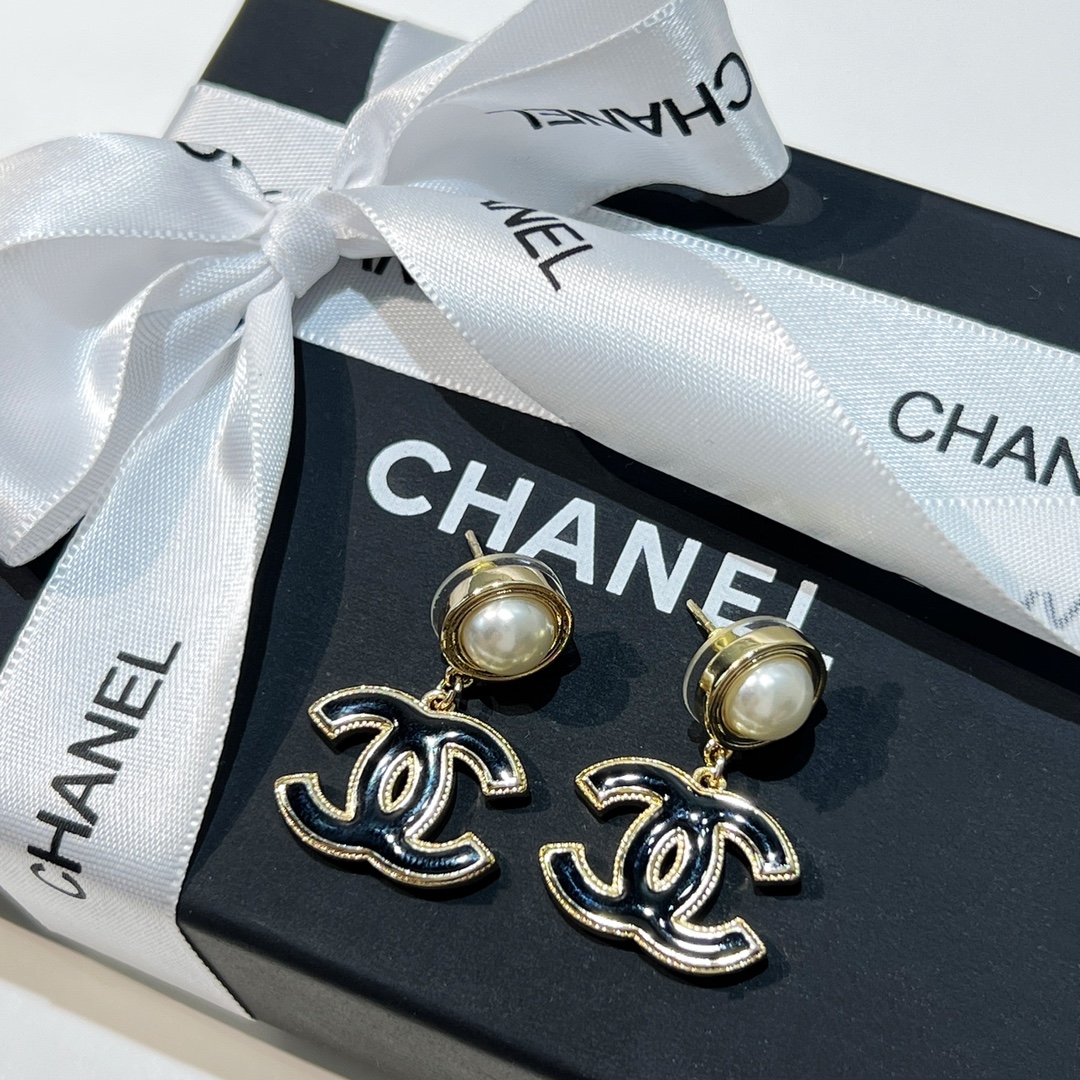 新款☑️CHANEL香奈儿双c 珍珠珐琅滴油耳钉耳环