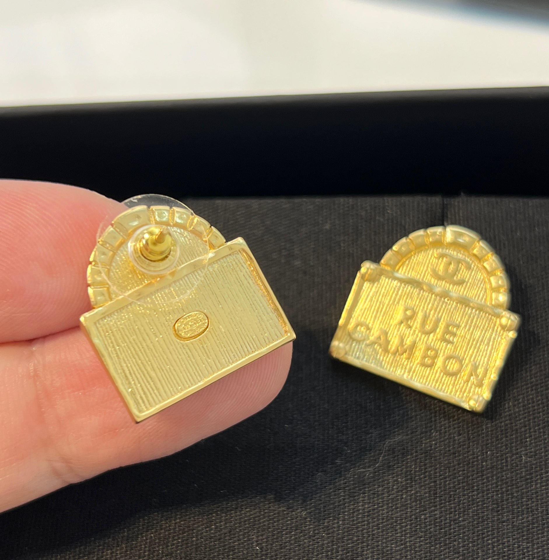 新款☑️CHANEL香奈儿双c金色包包👜耳钉耳环