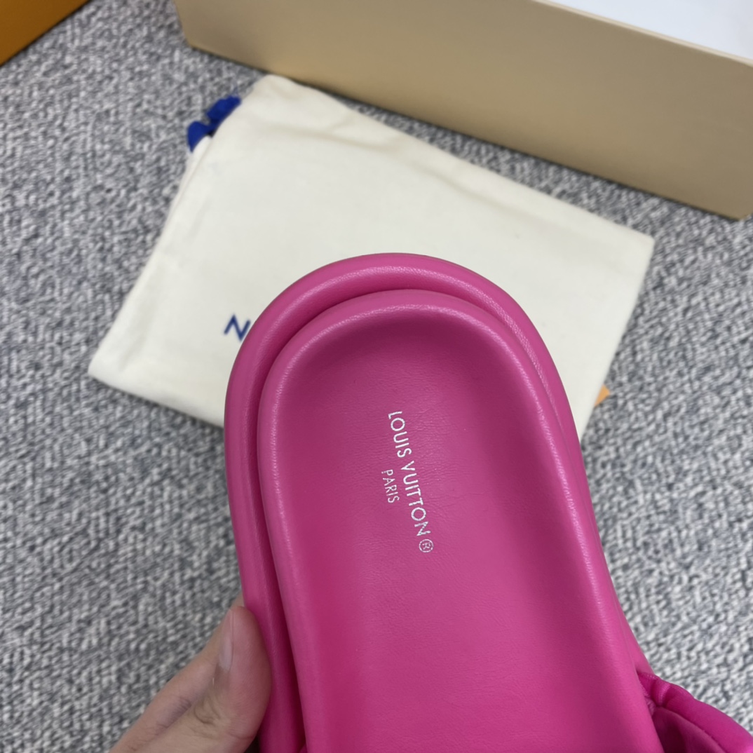 LV/路易威登 1v驴牌|𝟐𝟎𝟐𝟐春夏浮雕厚底 魔术贴拖鞋