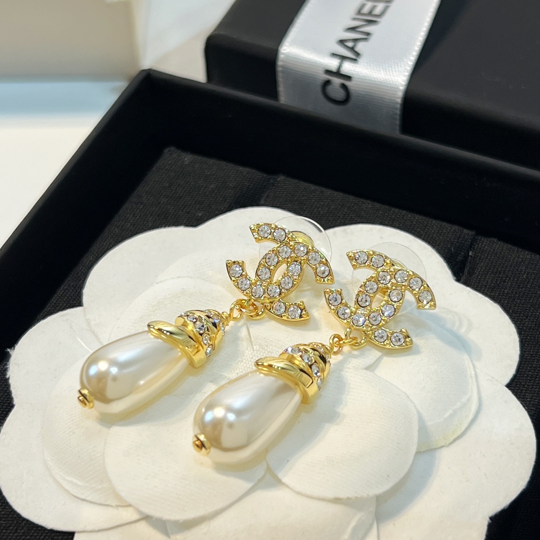新款☑️CHANEL香奈儿双c满钻珍珠耳钉耳环