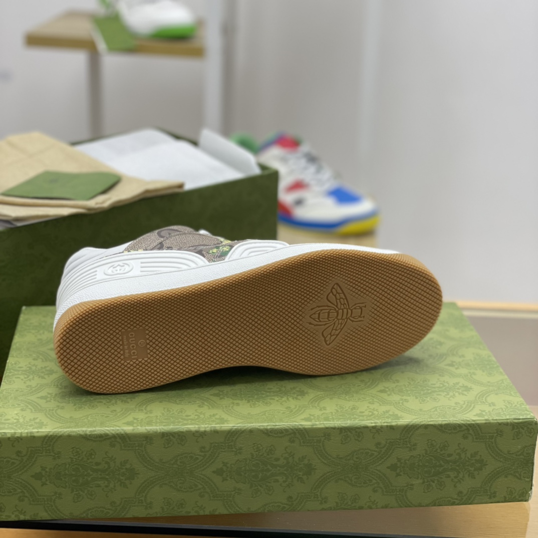 Gucci古驰   采用PVC+透气网情侣款球鞋