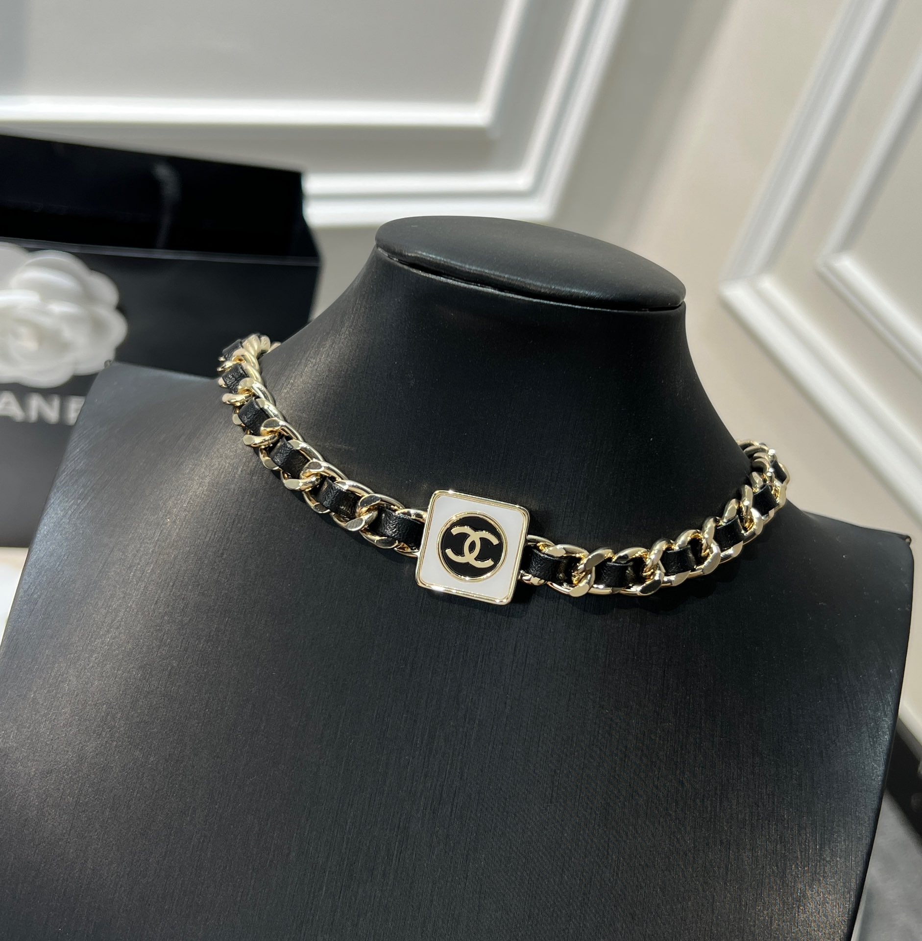 新款☑️CHANEL香奈儿双c 方形黑皮绳项链颈链