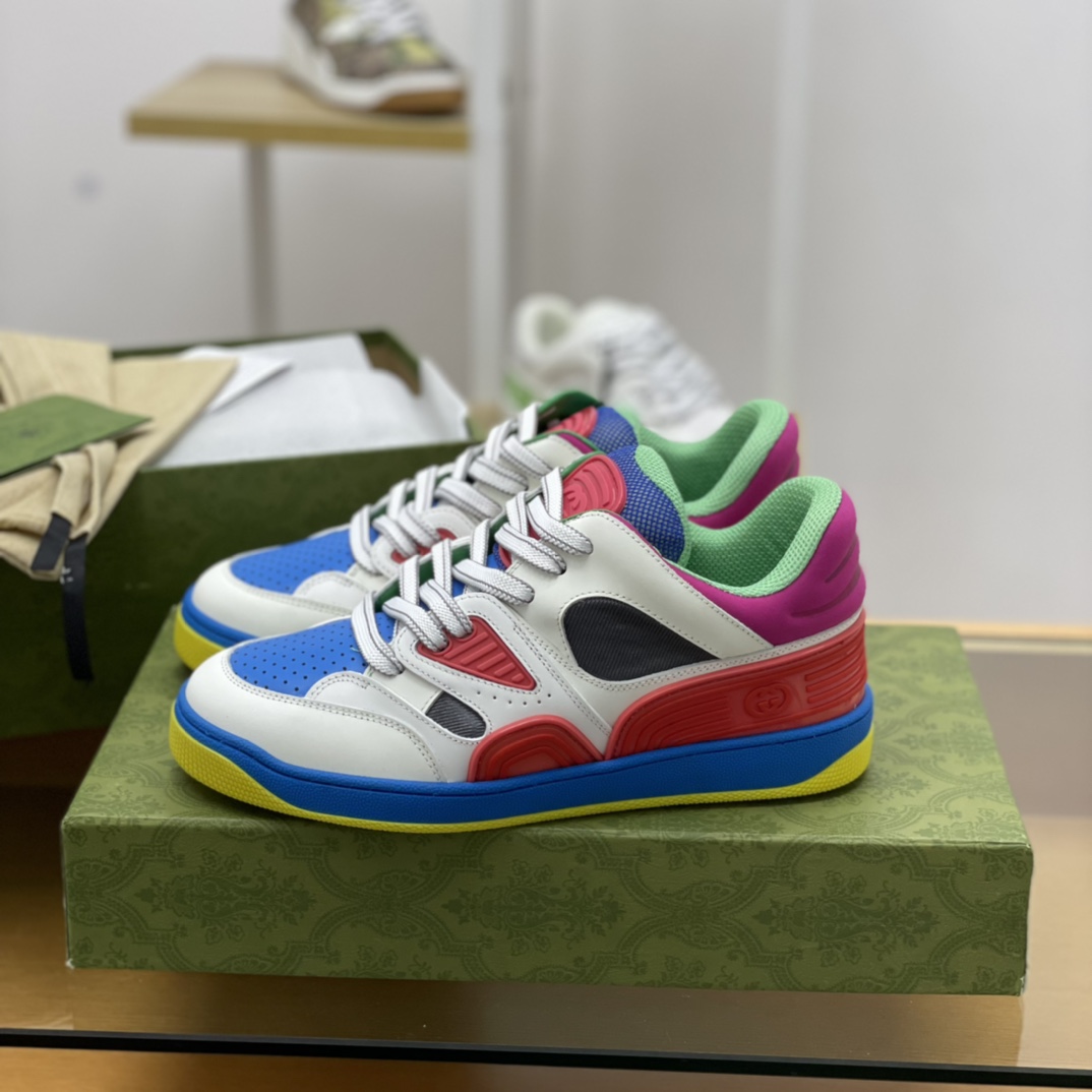 Gucci古驰   采用PVC+透气网情侣款球鞋