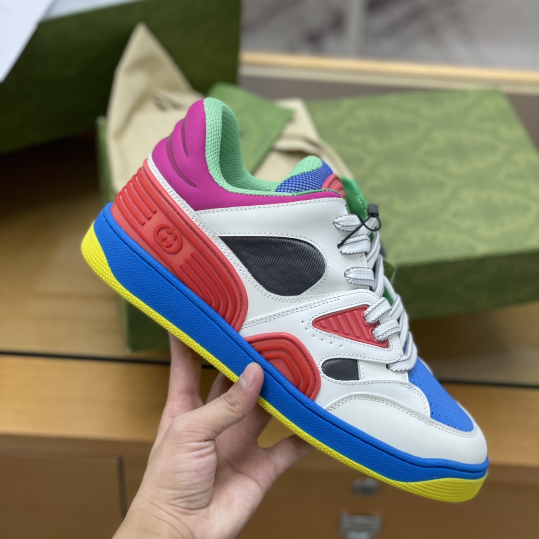 Gucci古驰   采用PVC+透气网情侣款球鞋