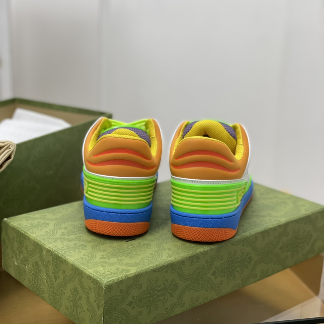 Gucci古驰   采用PVC+透气网情侣款球鞋