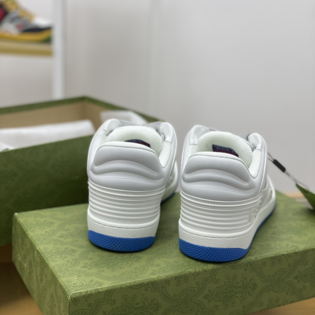 Gucci古驰   采用PVC+透气网情侣款球鞋