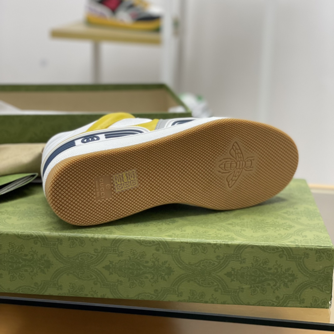 Gucci古驰   采用PVC+透气网情侣款球鞋