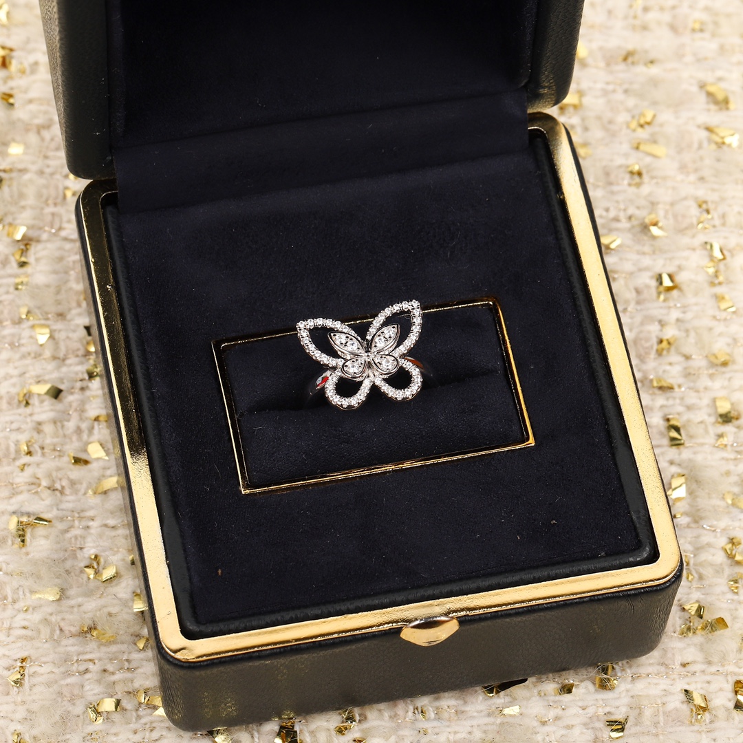 【】 幻影蝴蝶戒指 官网47 000+ 认准唯一一家真正购入珠宝类官网开发的，可订做真金真钻，只做对版官