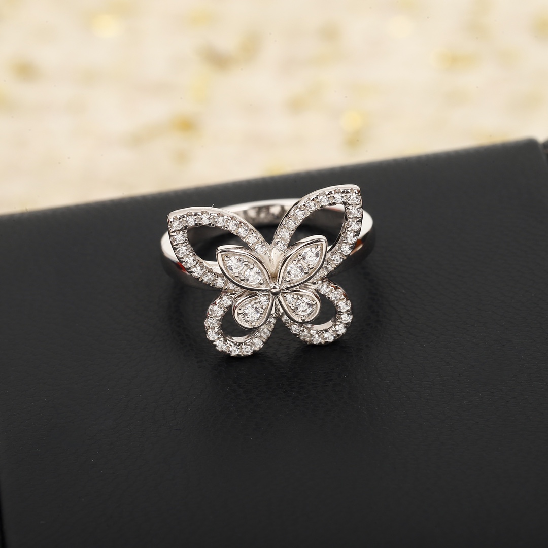 【】 幻影蝴蝶戒指 官网47 000+ 认准唯一一家真正购入珠宝类官网开发的，可订做真金真钻，只做对版官